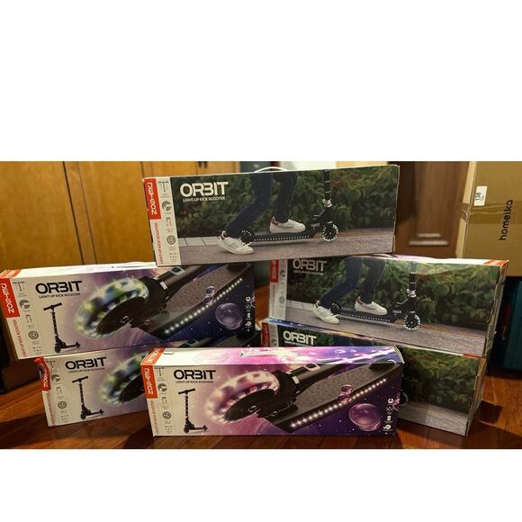 Kids Kick Scooters 150 LED Lights Adjustable Height Lightweight Portable FUN - Picture 1 of 8